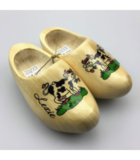 [Geboorte] klompjes met naam blank gelakt met grazend koetje