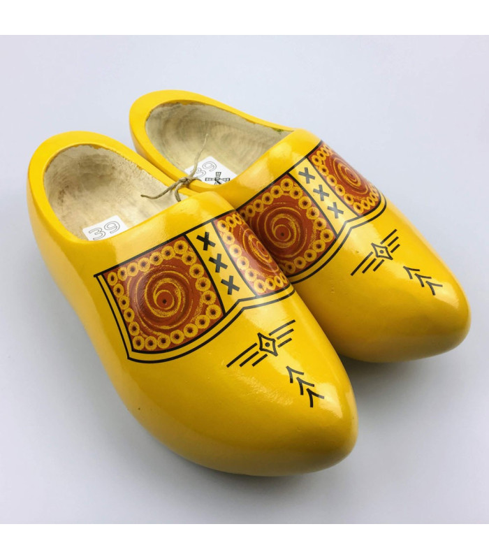 Boerengele klompen van Klompenfabriek Nijhuis