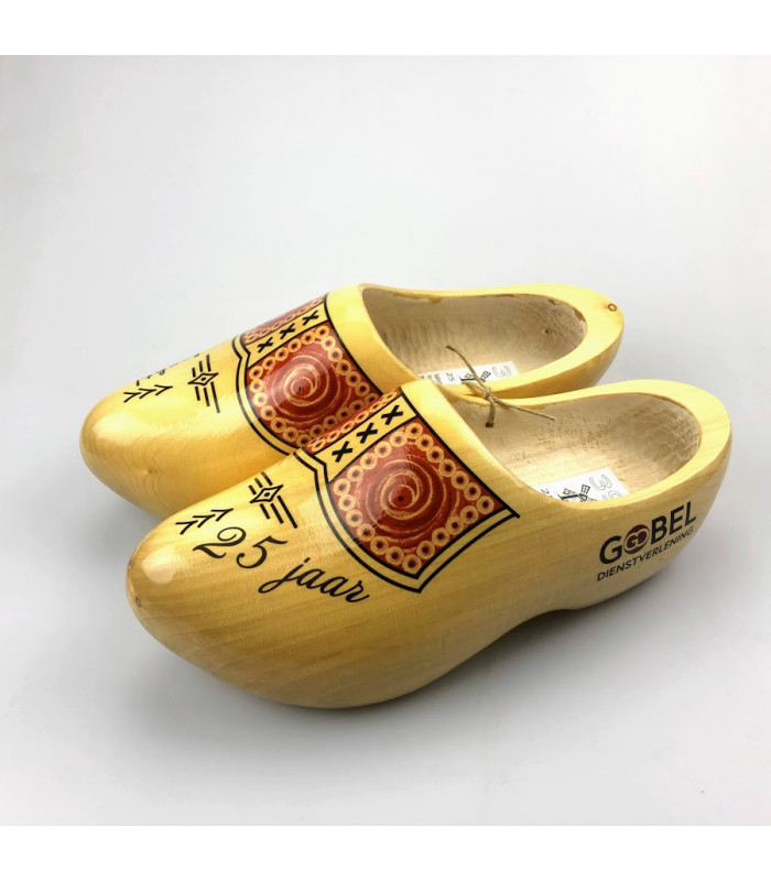 Klompen met biesdecoratie + logo