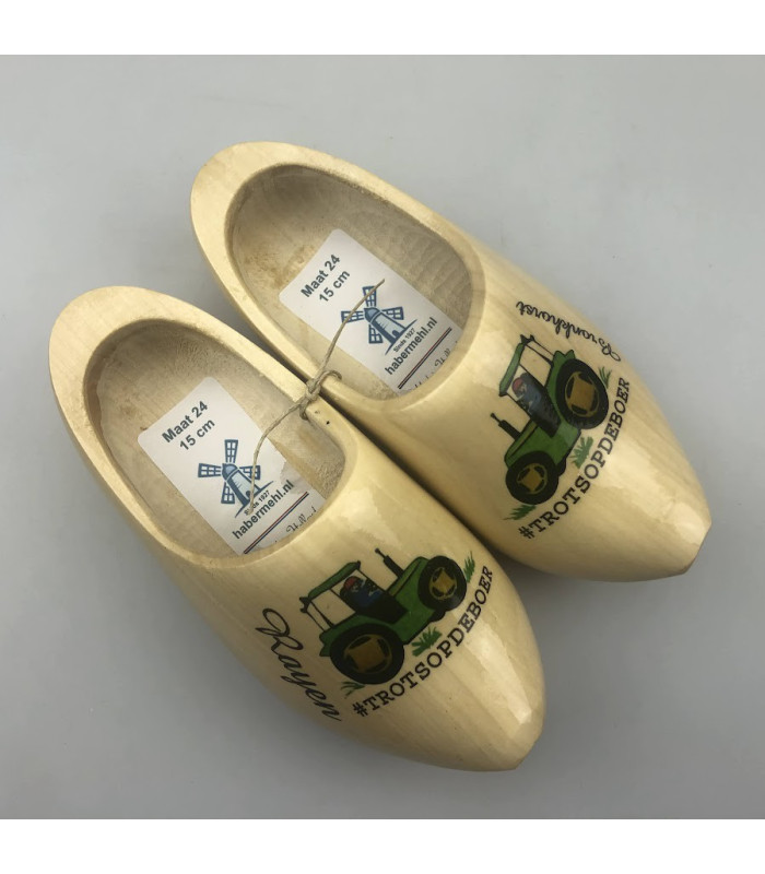 Geboorteklompjes TROTSOPDEBOER met naam schoenmaat 24