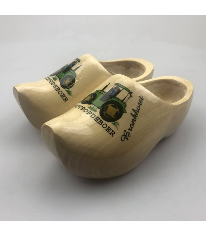 Geboorteklompjes TROTSOPDEBOER met naam schoenmaat 24