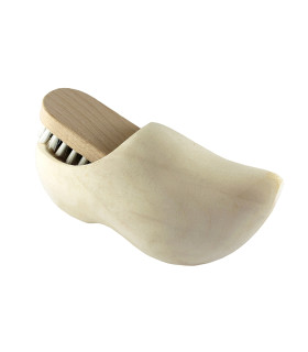 Klompje met borsteltje geschuurd