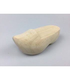 10 stuks houten klompjes +/- 13  cm